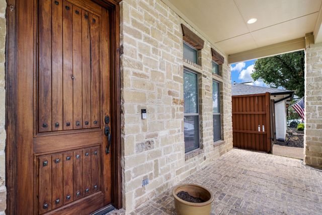 3606 S Versailles Avenue, Dallas, TX 75209