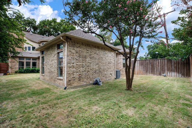 3606 S Versailles Avenue, Dallas, TX 75209