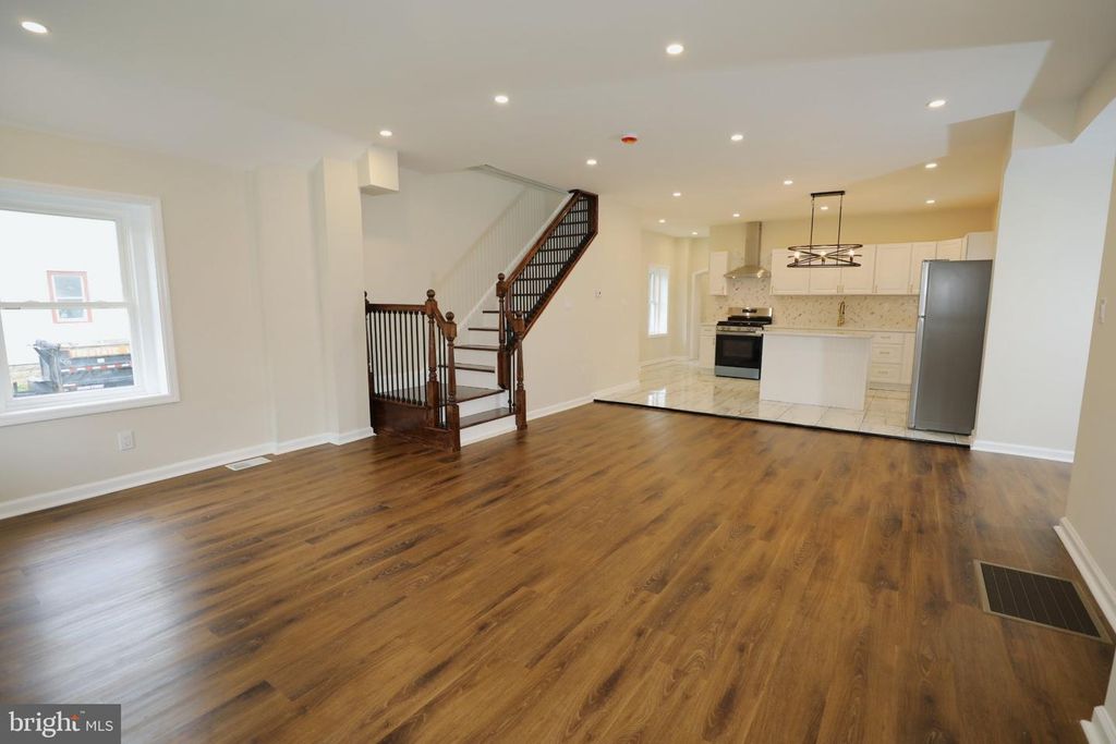 347 PARKWAY AVE, Trenton, NJ 08618 — photo 4