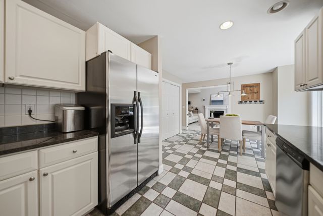 9 Hawk Drive, Salem, NH 03079