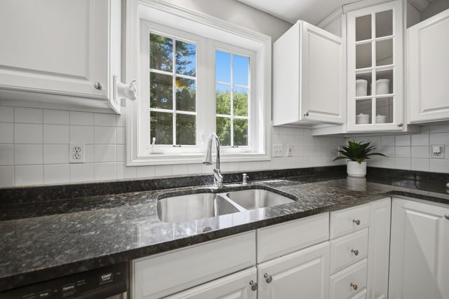 9 Hawk Drive, Salem, NH 03079