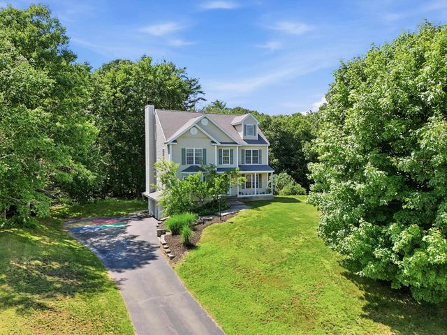 9 Hawk Drive, Salem, NH 03079