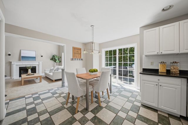 9 Hawk Drive, Salem, NH 03079