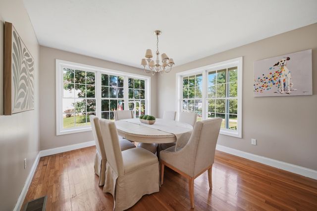 9 Hawk Drive, Salem, NH 03079