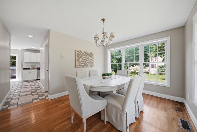 9 Hawk Drive, Salem, NH 03079