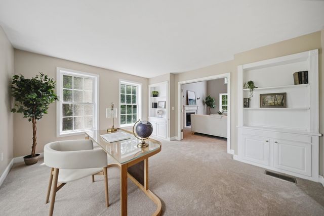 9 Hawk Drive, Salem, NH 03079