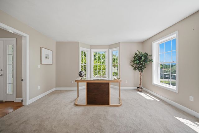 9 Hawk Drive, Salem, NH 03079