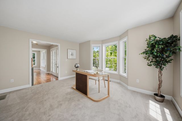 9 Hawk Drive, Salem, NH 03079