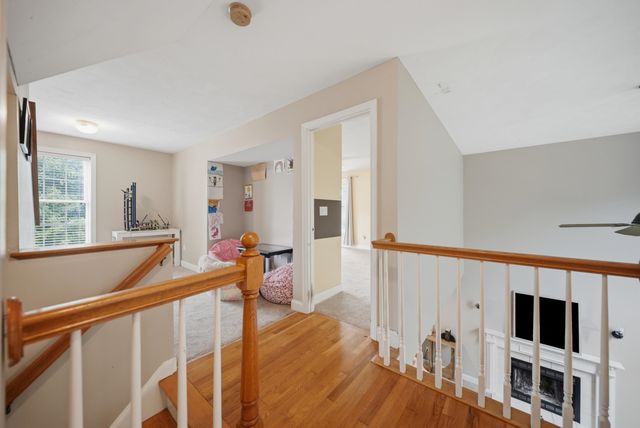 9 Hawk Drive, Salem, NH 03079