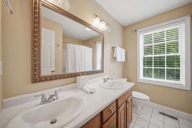 9 Hawk Drive, Salem, NH 03079
