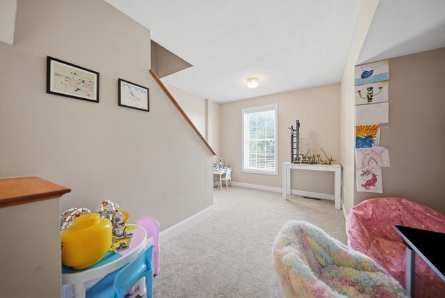 9 Hawk Drive, Salem, NH 03079