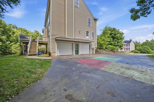 9 Hawk Drive, Salem, NH 03079