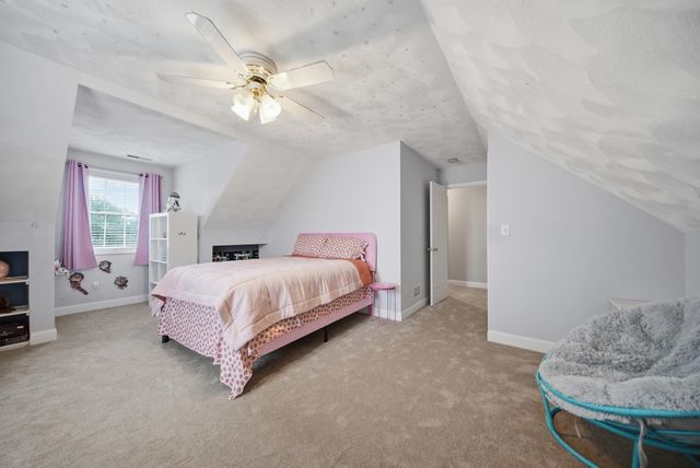 9 Hawk Drive, Salem, NH 03079