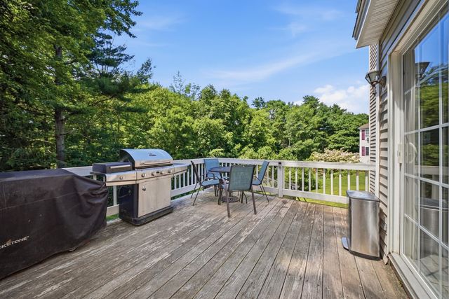 9 Hawk Drive, Salem, NH 03079