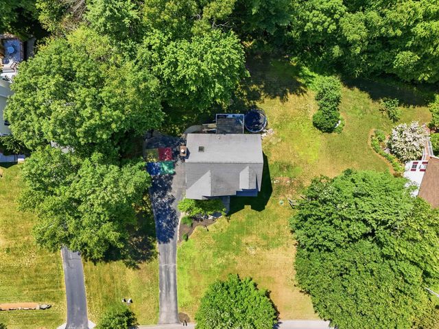 9 Hawk Drive, Salem, NH 03079