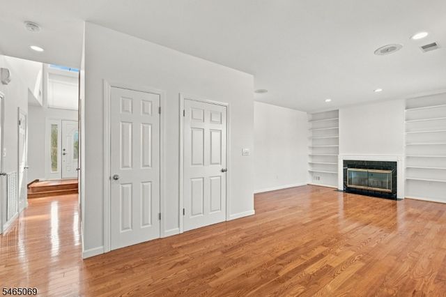 563 Buckingham Dr, Piscataway Twp., NJ 08854