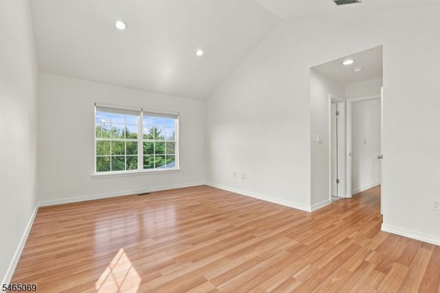 563 Buckingham Dr, Piscataway Twp., NJ 08854
