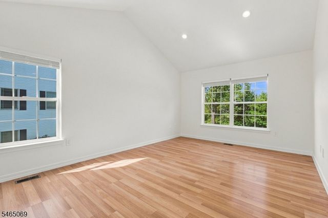 563 Buckingham Dr, Piscataway Twp., NJ 08854