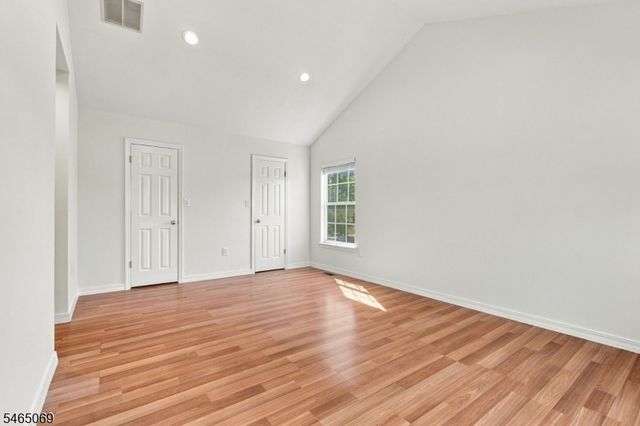 563 Buckingham Dr, Piscataway Twp., NJ 08854