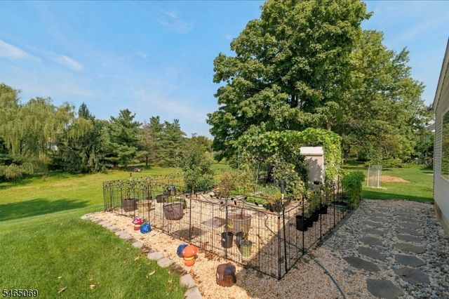 563 Buckingham Dr, Piscataway Twp., NJ 08854