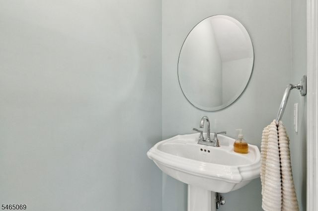 563 Buckingham Dr, Piscataway Twp., NJ 08854