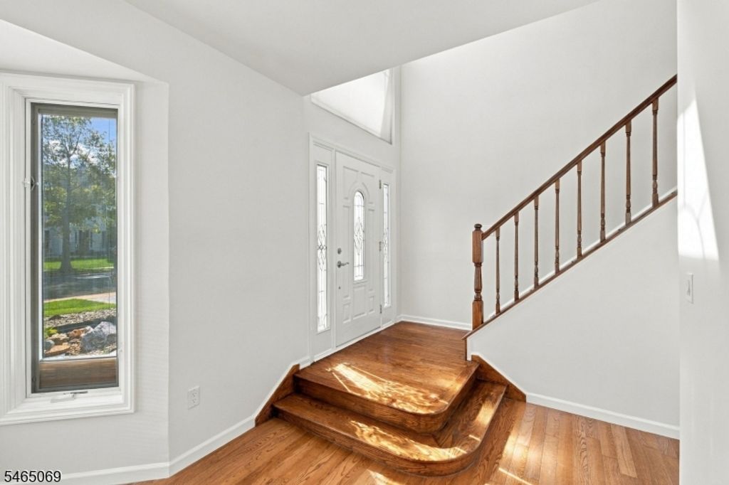 563 Buckingham Dr, Piscataway Twp., NJ 08854 — photo 5