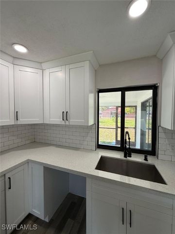 1219 SE 25th TER, Cape Coral, FL 33904