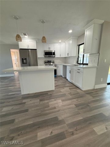 1219 SE 25th TER, Cape Coral, FL 33904