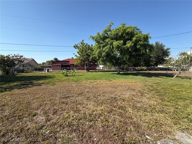 1219 SE 25th TER, Cape Coral, FL 33904