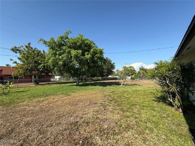 1219 SE 25th TER, Cape Coral, FL 33904