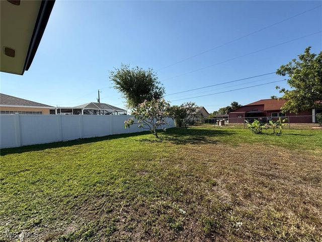 1219 SE 25th TER, Cape Coral, FL 33904