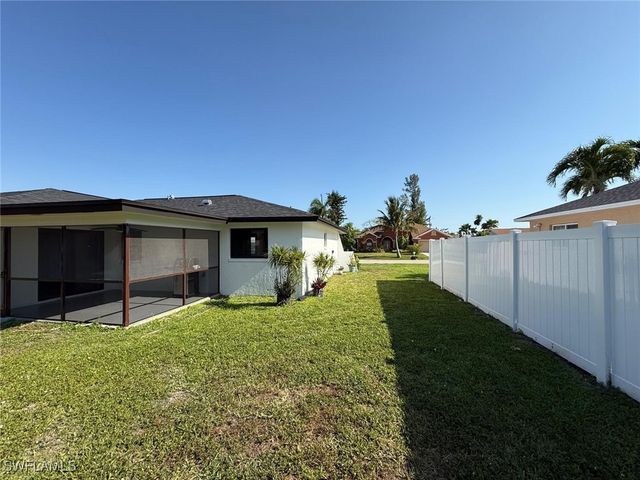 1219 SE 25th TER, Cape Coral, FL 33904