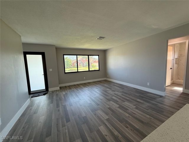 1219 SE 25th TER, Cape Coral, FL 33904