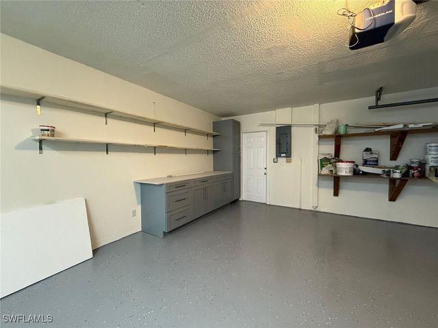 1219 SE 25th TER, Cape Coral, FL 33904