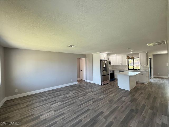 1219 SE 25th TER, Cape Coral, FL 33904