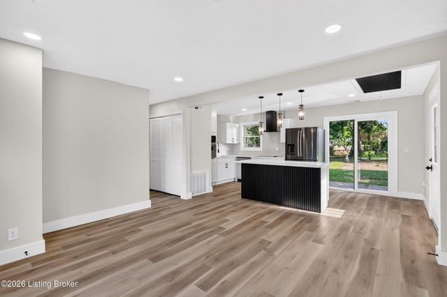 274 Norwood Way, Louisville, KY 40229