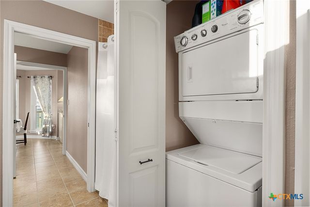 227 Ski Plex Drive, Seguin, TX 78155