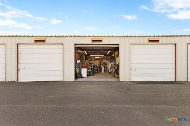 227 Ski Plex Drive, Seguin, TX 78155