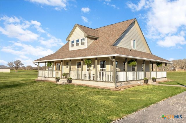 227 Ski Plex Drive, Seguin, TX 78155