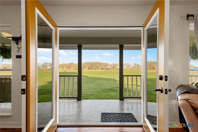 227 Ski Plex Drive, Seguin, TX 78155