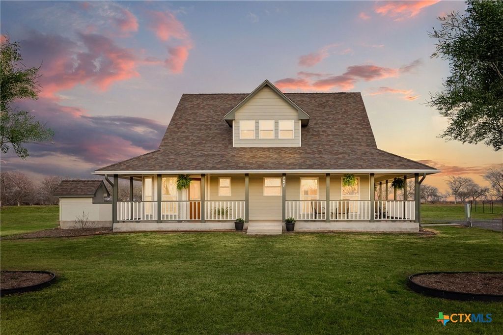 227 Ski Plex Drive, Seguin, TX 78155