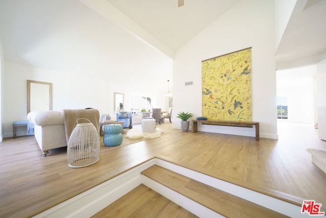 24086 Avenida Crescenta, Valencia, CA 91355