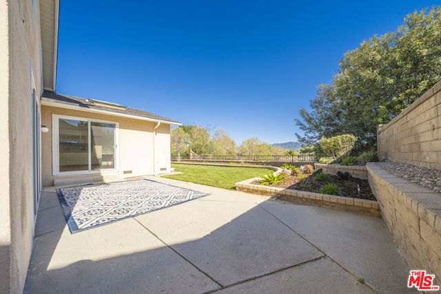 24086 Avenida Crescenta, Valencia, CA 91355