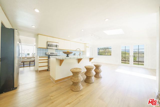 24086 Avenida Crescenta, Valencia, CA 91355