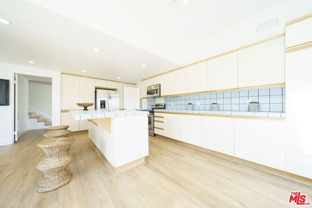 24086 Avenida Crescenta, Valencia, CA 91355