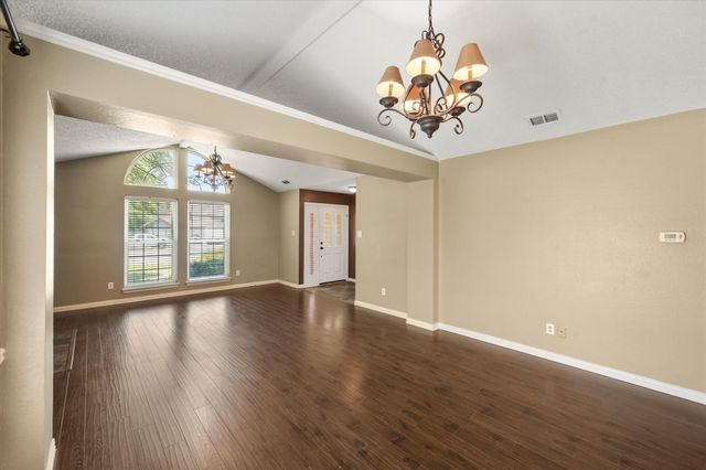 4209 Worth Forest Drive, Arlington, TX 76016