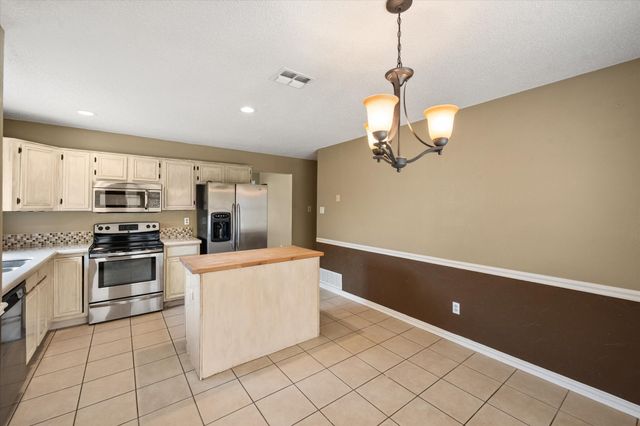 4209 Worth Forest Drive, Arlington, TX 76016