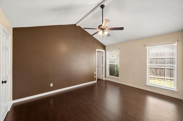 4209 Worth Forest Drive, Arlington, TX 76016