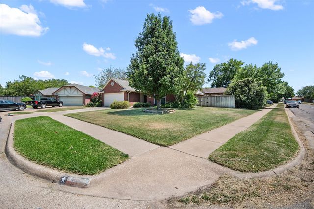 4209 Worth Forest Drive, Arlington, TX 76016