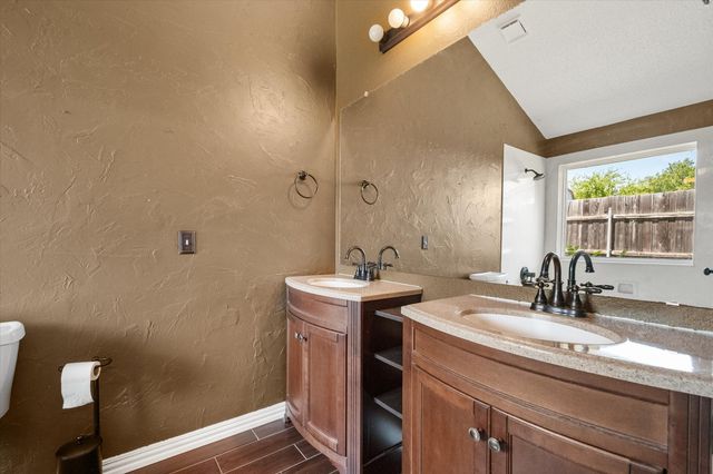 4209 Worth Forest Drive, Arlington, TX 76016
